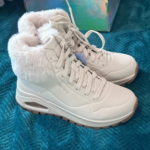 Skechers Fur-Lined Winter Boots Air Cooled Memory Foam - Picture 5 of 8